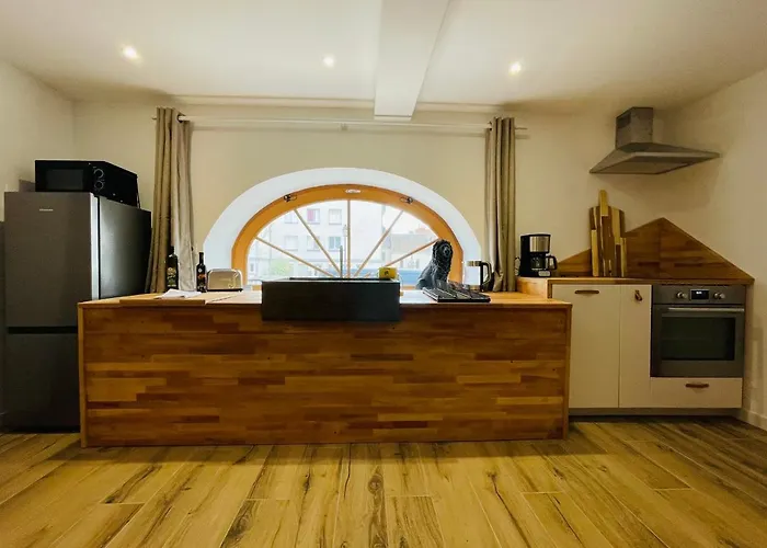 Le Chenonceau Charm And Softness From Tours